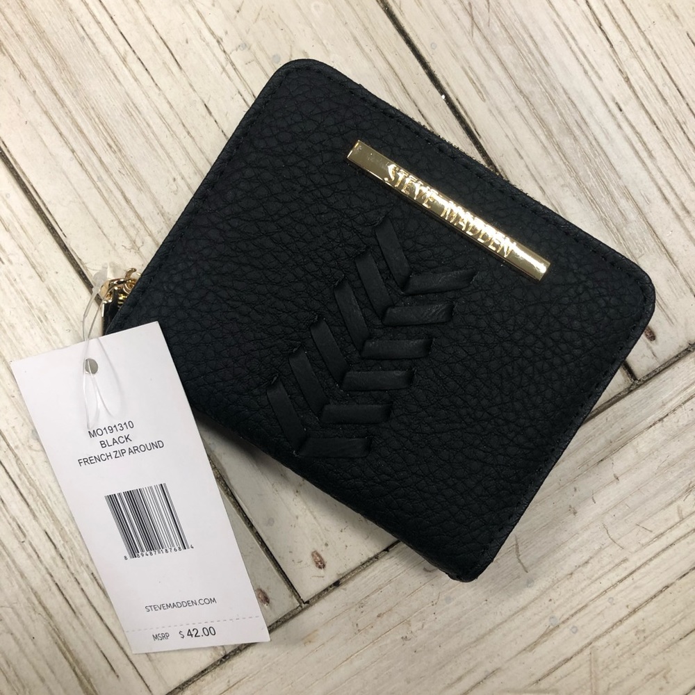Steve Madden black wallet with gold zipper